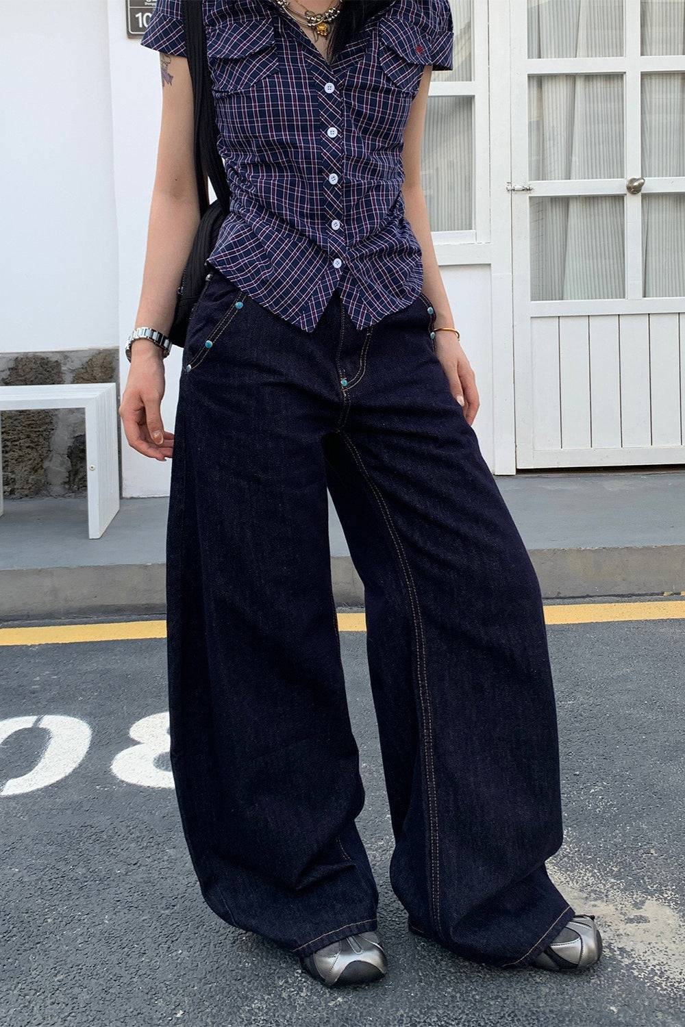 Retro Solid Diamond Accent Wide Leg Jeans