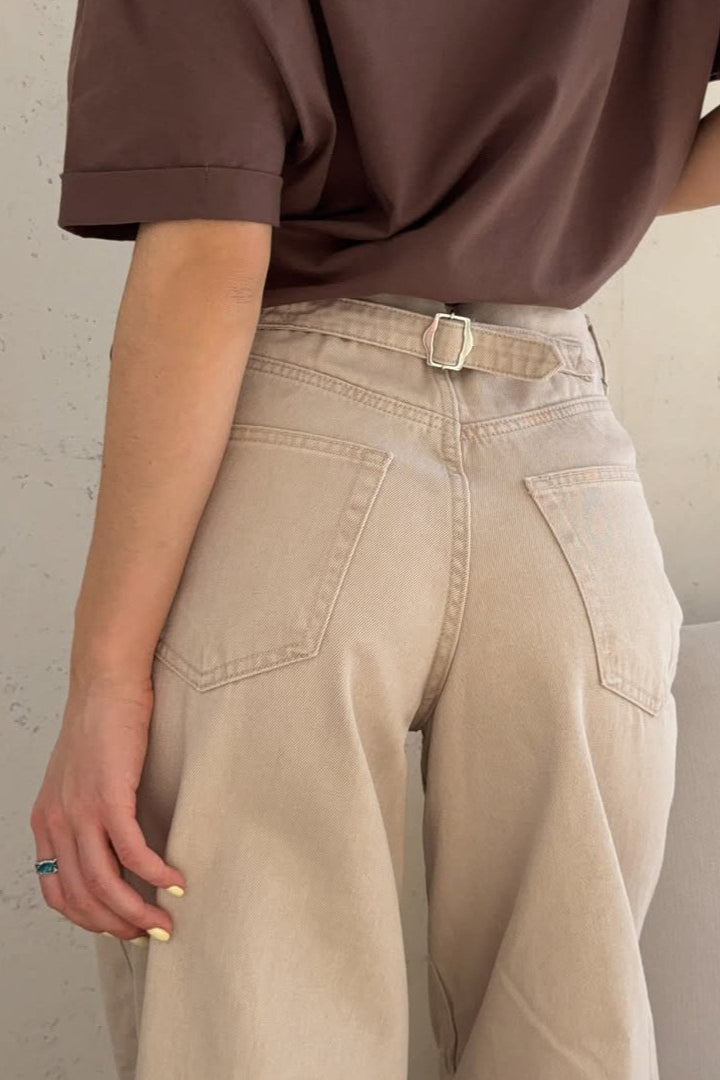 Vintage High-Waist Straight-Leg Jeans