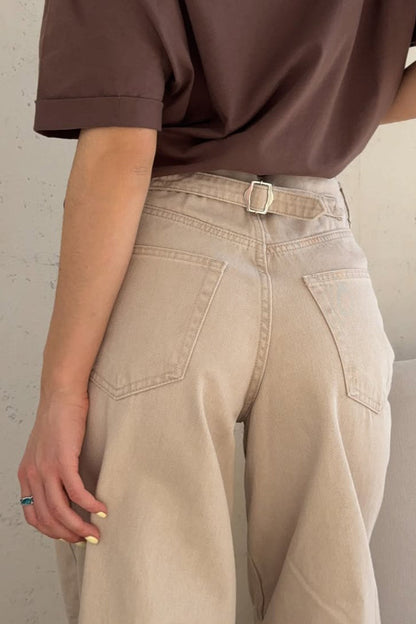 Vintage High-Waist Straight-Leg Jeans