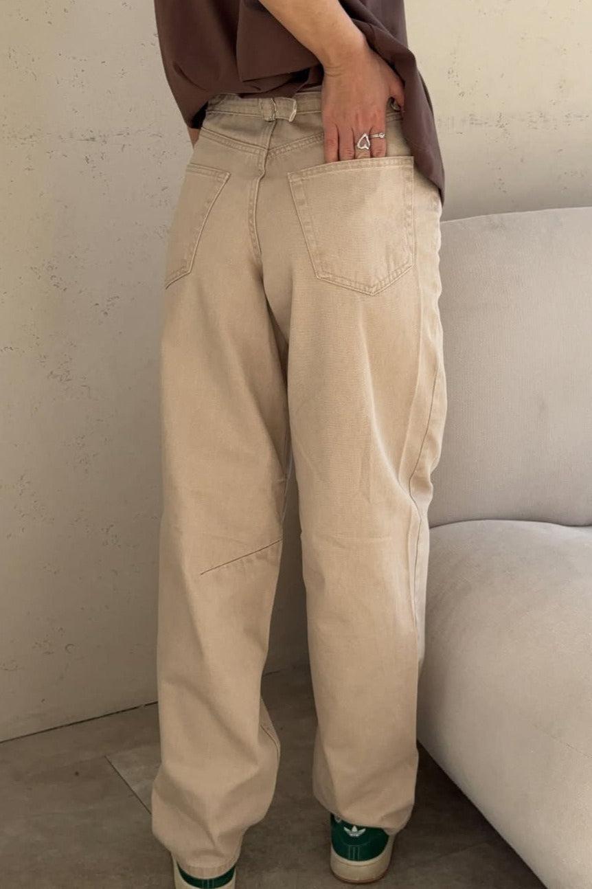 Vintage High-Waist Straight-Leg Jeans