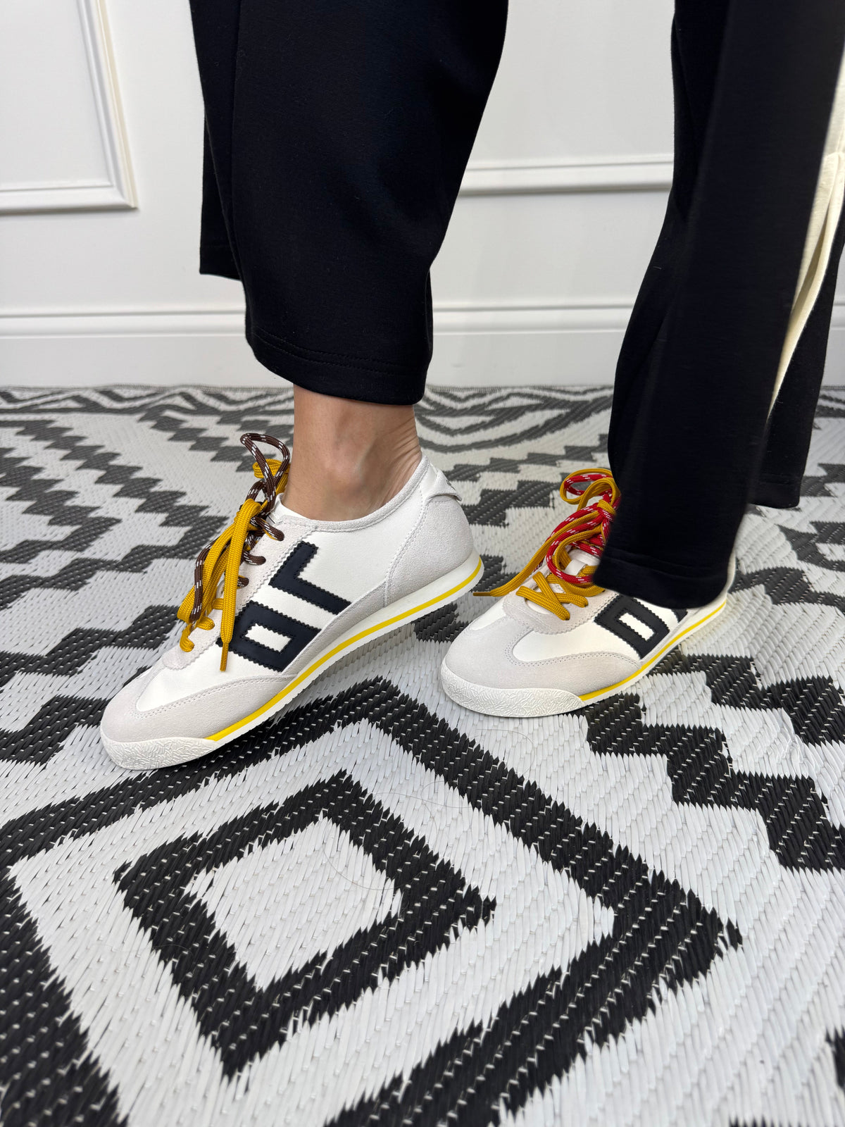 Leon Back 70 Sneakers - White Black