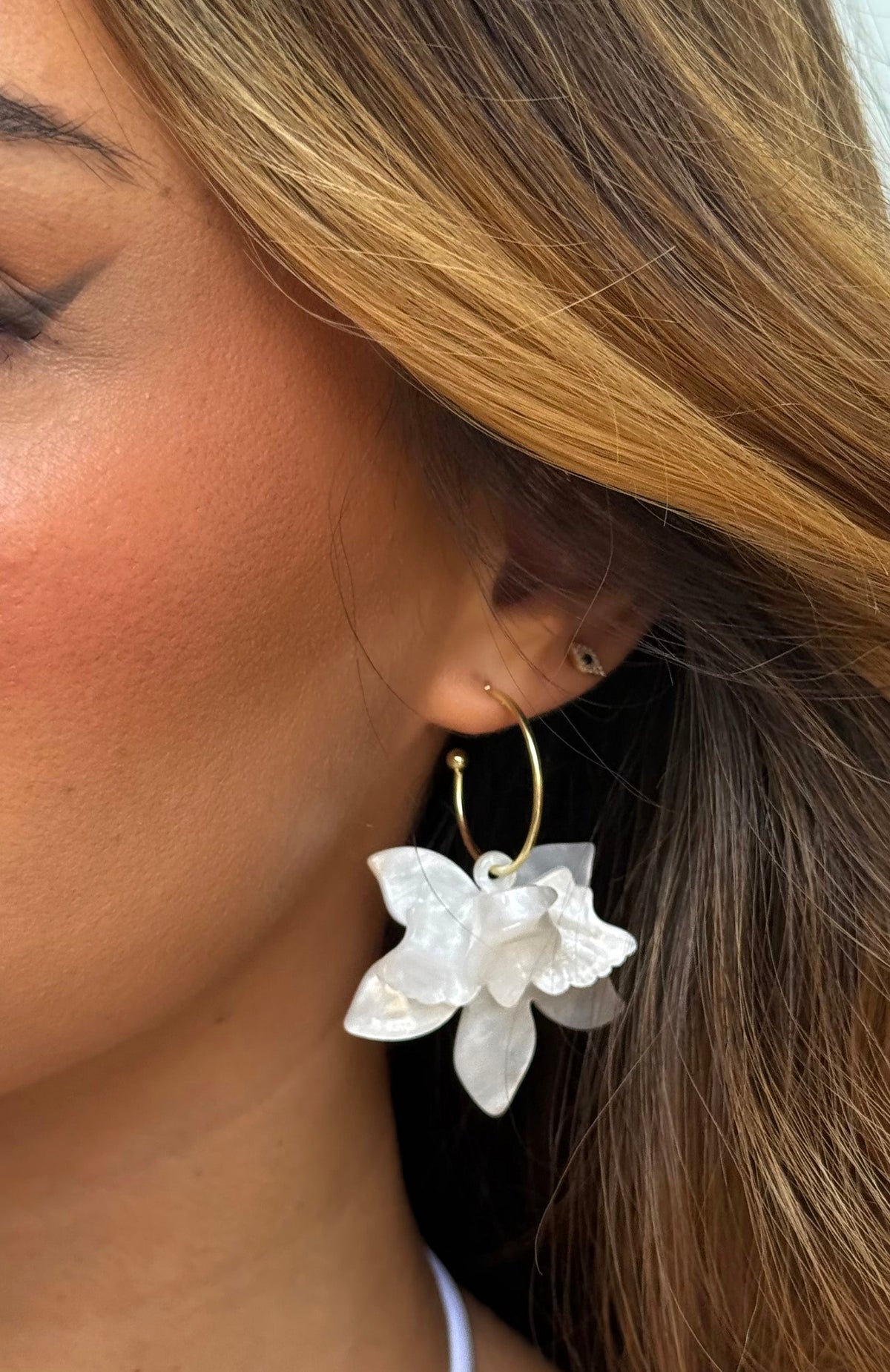 Vivian Earrings White/Gold
