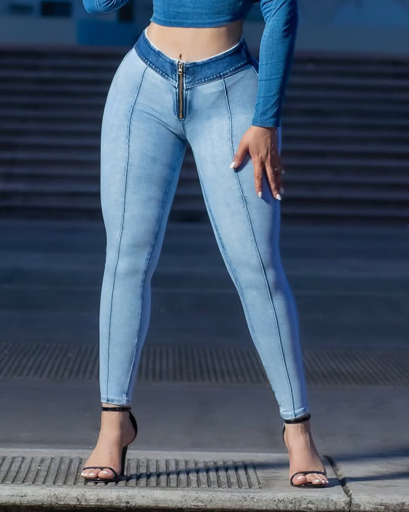 High-Waisted Slim-Fit Jeans (Pre-Sale)