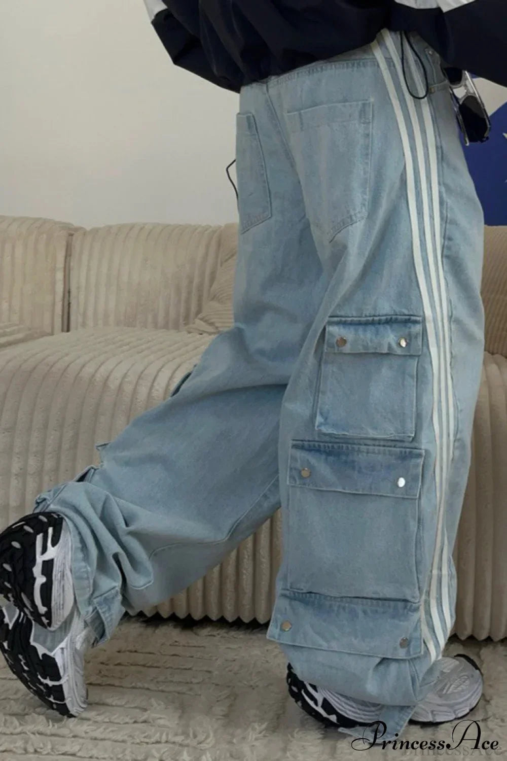 Low Waisted Striped Flowy Wide Leg Jeans