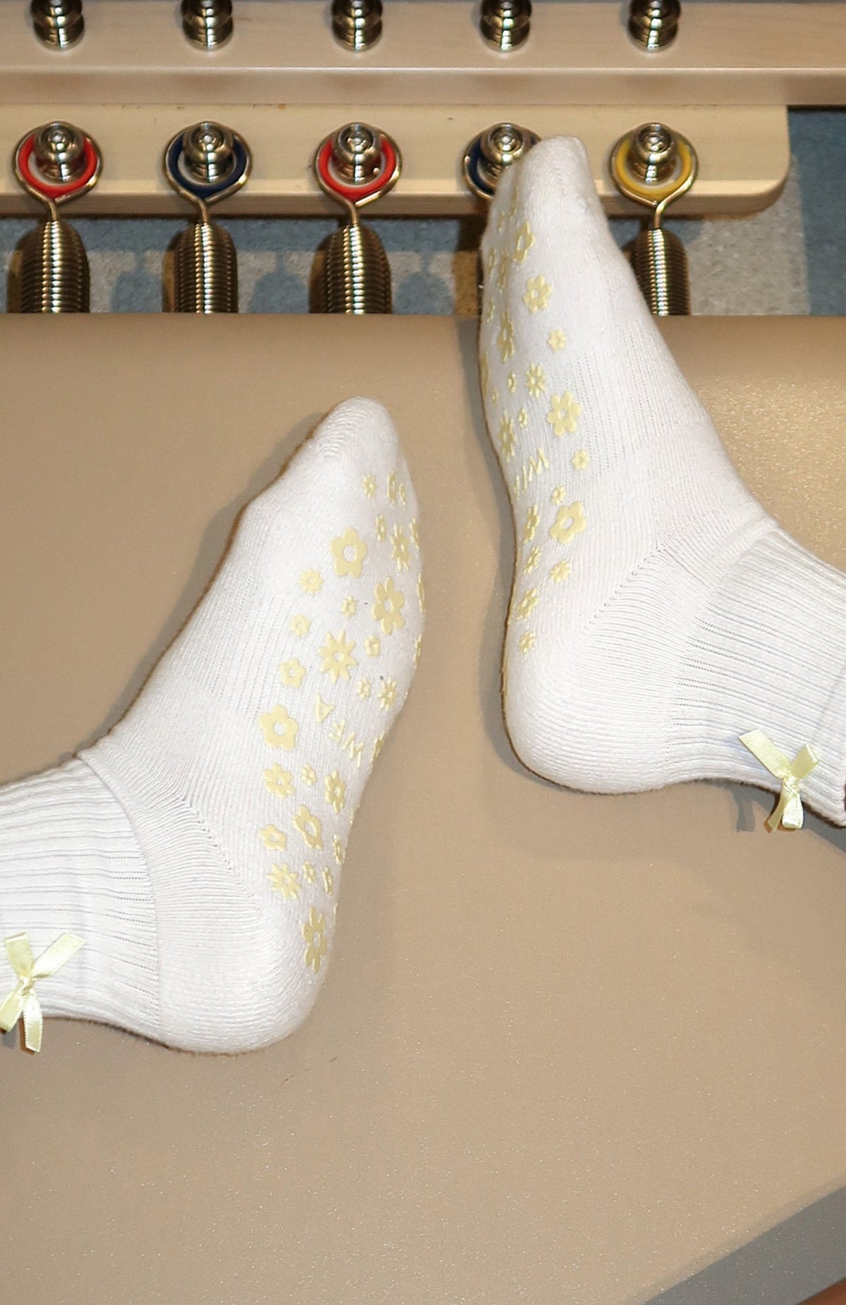 Flower Power Grip Socks Honey