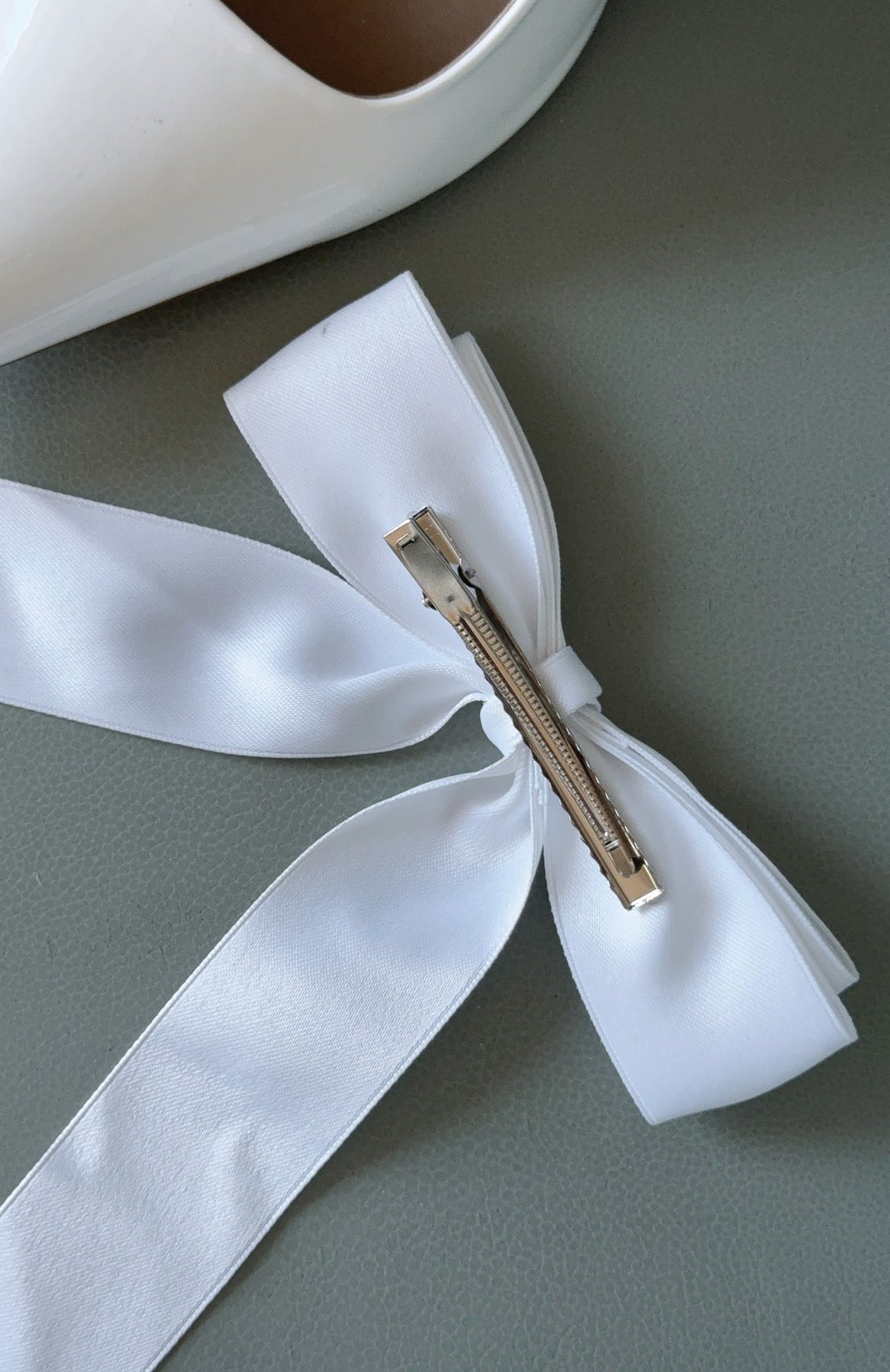 Sweet Serenity Bow Hair Clip White